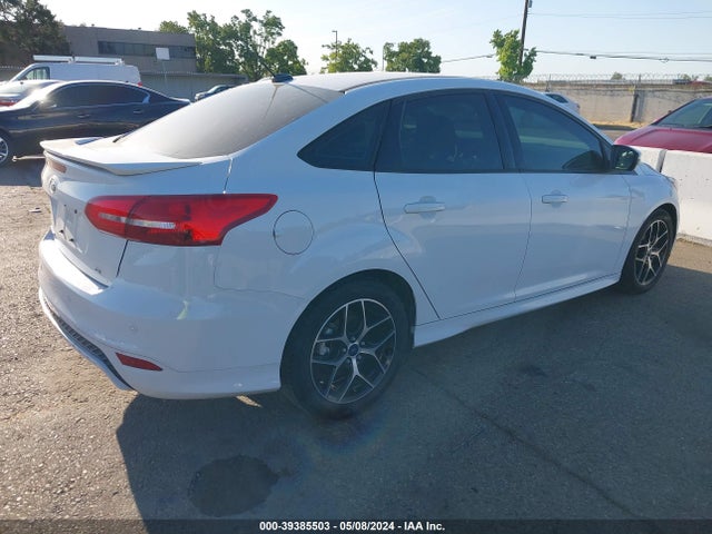 Ford FOCUS SE 2016 1FADP3F23GL392204 Image 4