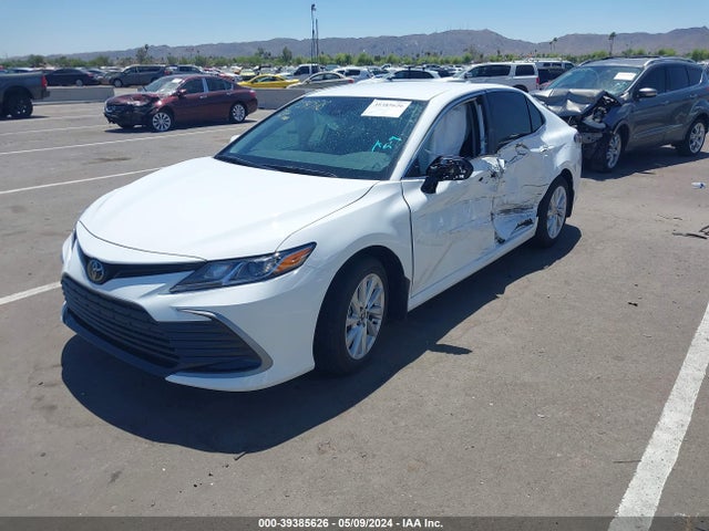 Toyota CAMRY LE 2024 4T1C11AK4RU853115 Image 2