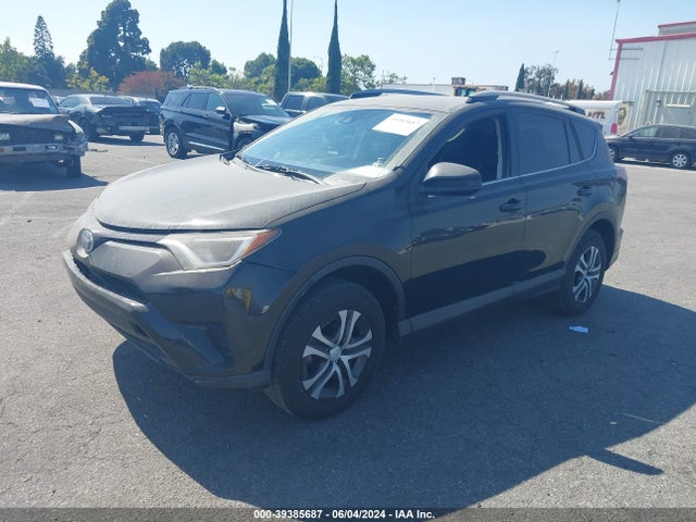 Toyota RAV4 LE 2017 2T3BFREV8HW584798 Image 2