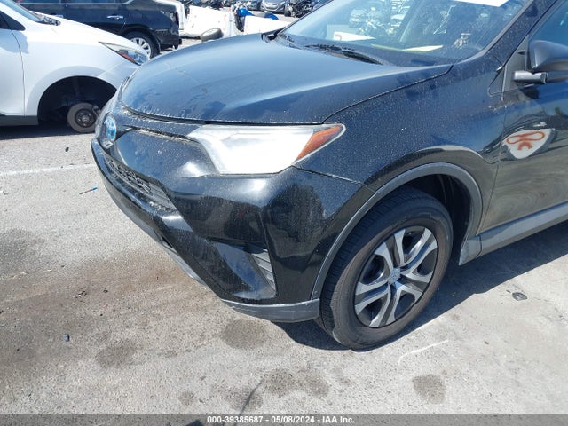 Toyota RAV4 LE 2017 2T3BFREV8HW584798 Image 6