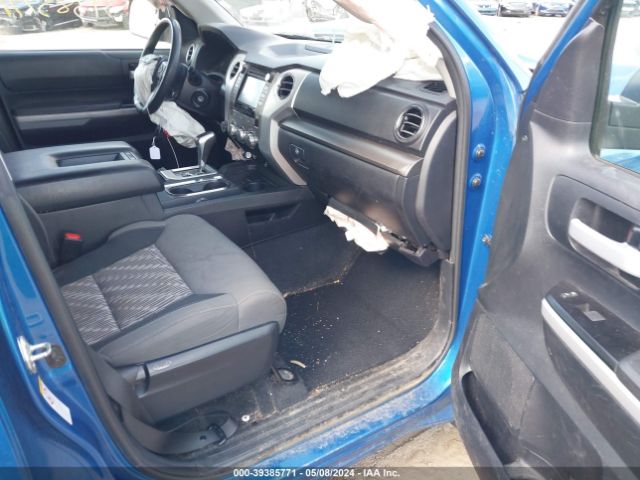 5TFDW5F11JX711891 Toyota Tundra Sr5 5.7l V8
