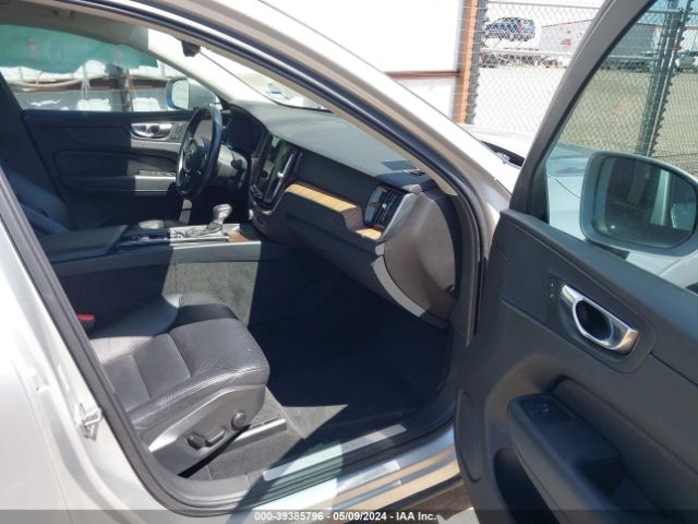 YV4A22RK1M1770171 Volvo Xc60 T6 Momentum