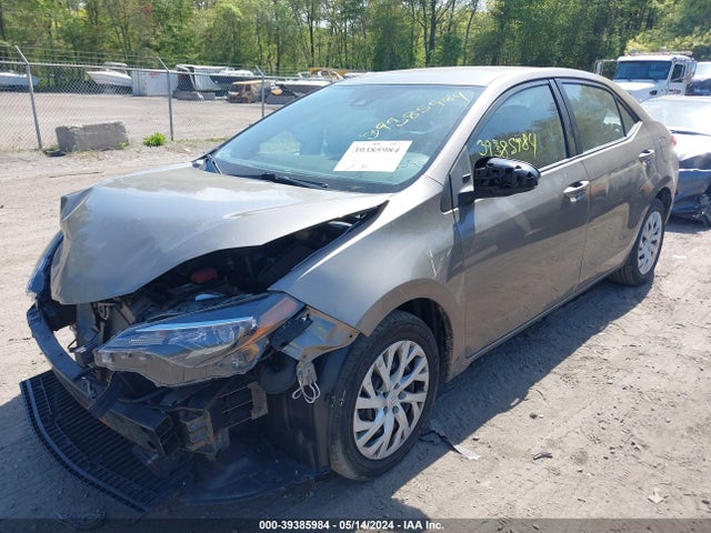Toyota COROLLA LE 2018 5YFBURHEXJP752555 Image 2