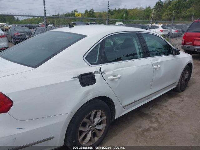 1VWAT7A35GC021980 Volkswagen Passat 1.8t S
