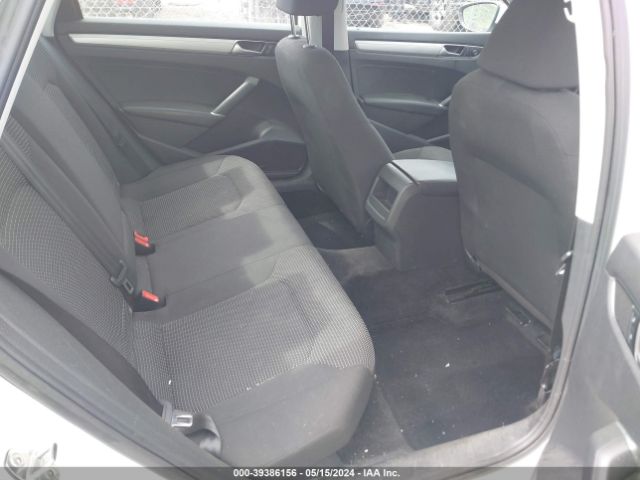 1VWAT7A35GC021980 Volkswagen Passat 1.8t S