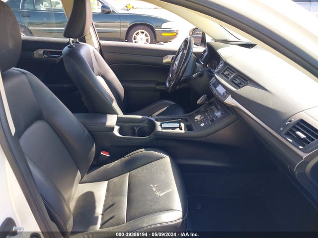 JTHKD5BH9G2255594 Lexus CT 200H