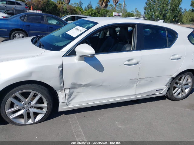 JTHKD5BH9G2255594 Lexus CT 200H