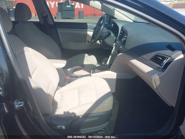 Hyundai Elantra Value Edition 2018 5NPD84LF8JH219679 Image 5