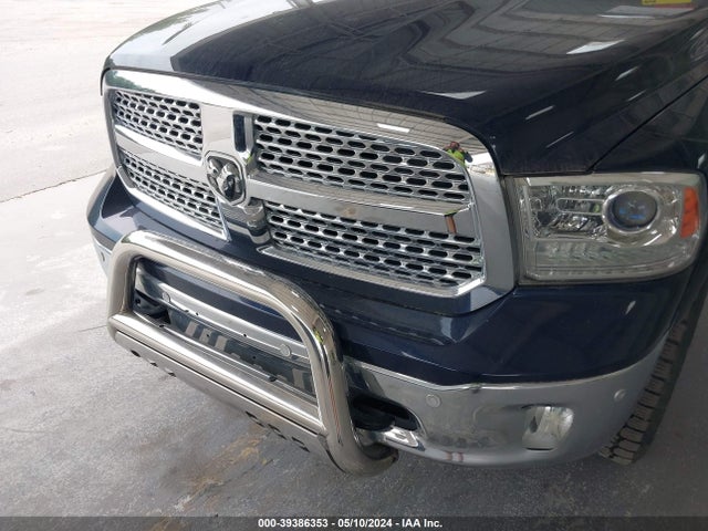 RAM 1500 Laramie  4x4 5'7 Box 2018 1C6RR7NT2JS108416 Image 18