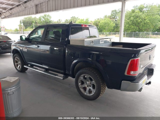 RAM 1500 Laramie  4x4 5'7 Box 2018 1C6RR7NT2JS108416 Image 3