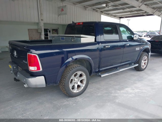 RAM 1500 Laramie  4x4 5'7 Box 2018 1C6RR7NT2JS108416 Image 4
