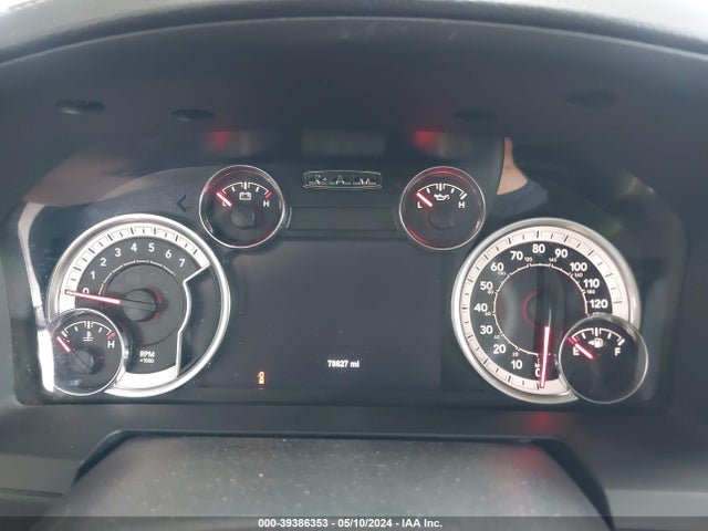 RAM 1500 Laramie  4x4 5'7 Box 2018 1C6RR7NT2JS108416 Image 7