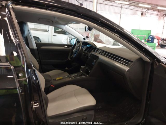 WVWBR7AN7KE028319 Volkswagen Arteon 2.0t Se