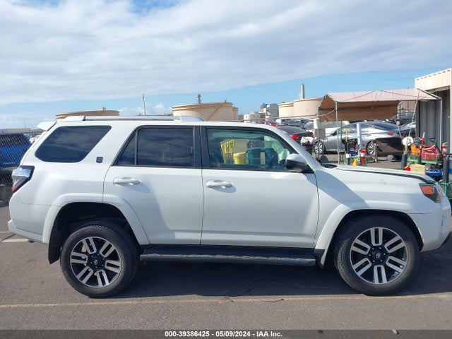 Toyota 4RUNNER SR5 2019 JTEZU5JR9K5201533 Image 14