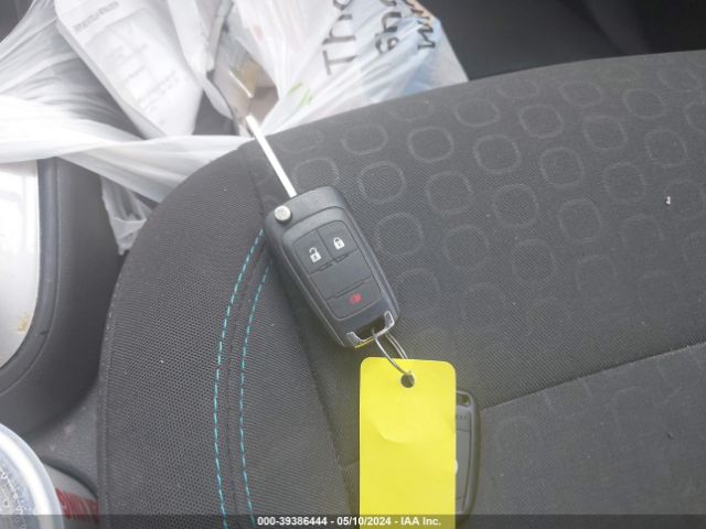 KL7CJPSB7FB077573 Chevrolet Trax 1ls