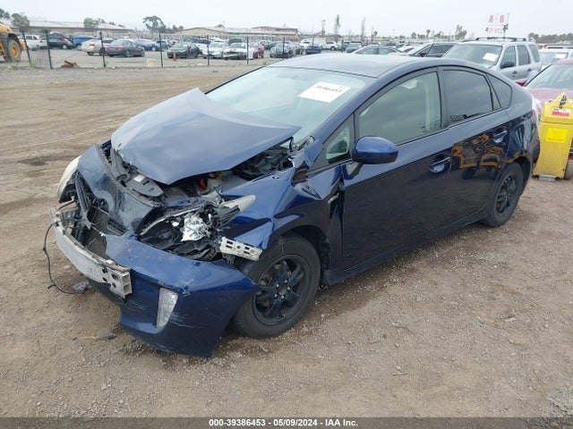 Toyota Prius Two 2015 JTDKN3DU5F0441768 Image 2