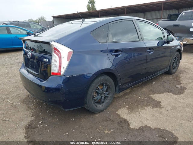 Toyota Prius Two 2015 JTDKN3DU5F0441768 Image 4
