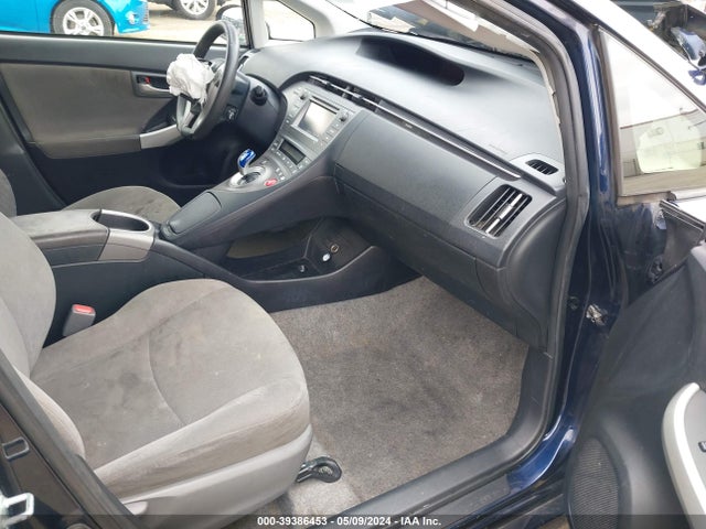 Toyota Prius Two 2015 JTDKN3DU5F0441768 Image 5