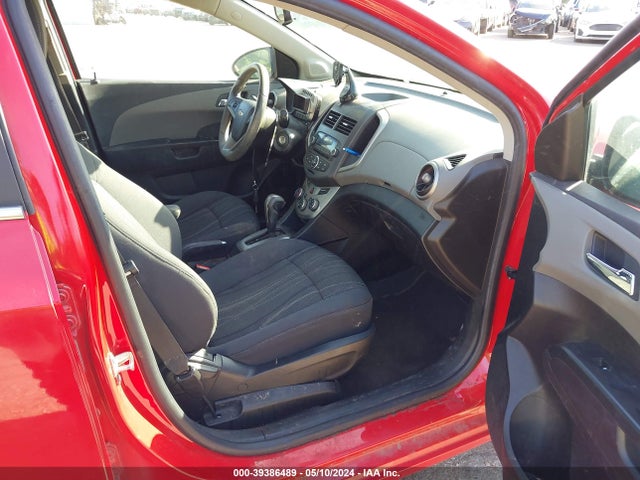 Chevrolet Sonic Lt Auto 2015 1G1JC5SH9F4216872 Image 5