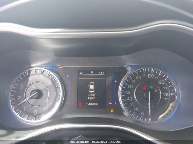 Chrysler 200 Limited 2015 1C3CCCAB8FN654718 Image 7