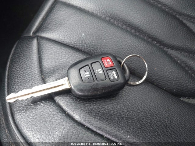 Toyota COROLLA LE 2017 2T1BURHE9HC944012 Image 11