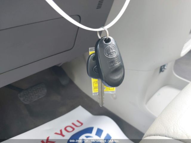 5TDYK3DC9ES463763 Toyota Sienna Xle V6 8 Passenger