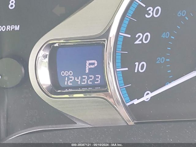 5TDYK3DC9ES463763 Toyota Sienna Xle V6 8 Passenger