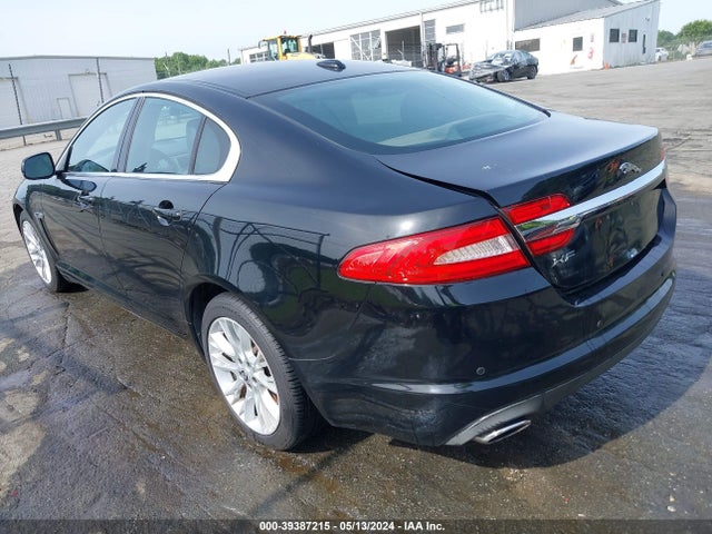 2012 JAGUAR XF SAJWA0FB1CLS25242 Photo 2