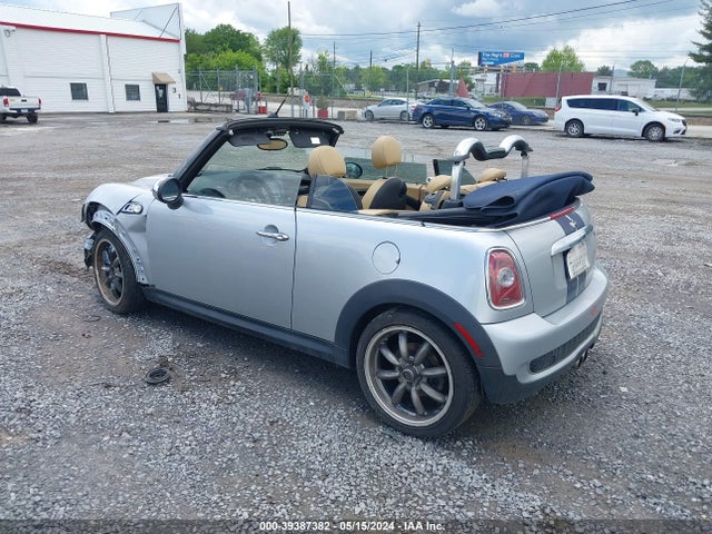 2010 MINI COOPER S WMWMS3C58ATY50797 Photo 2
