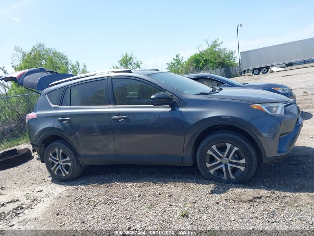 Toyota RAV4 LE 2016 JTMZFREV4GD086706 Image 14