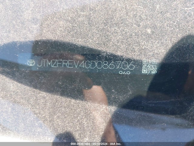 Toyota RAV4 LE 2016 JTMZFREV4GD086706 Image 18