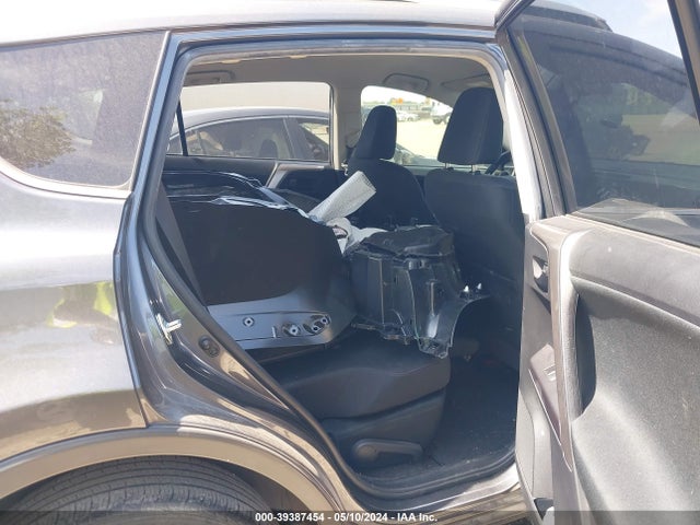 Toyota RAV4 LE 2016 JTMZFREV4GD086706 Image 8
