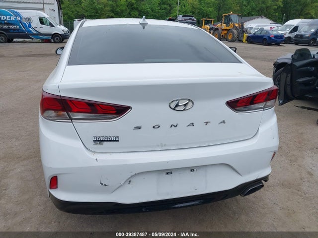 Hyundai SONATA SE 2018 5NPE24AF6JH605008 Image 16