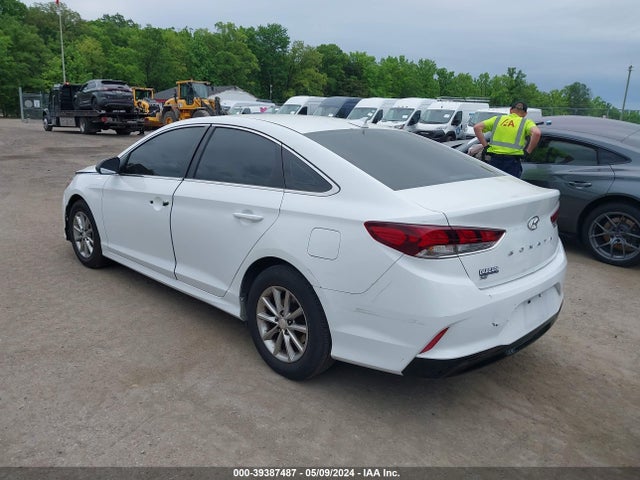 Hyundai SONATA SE 2018 5NPE24AF6JH605008 Image 3