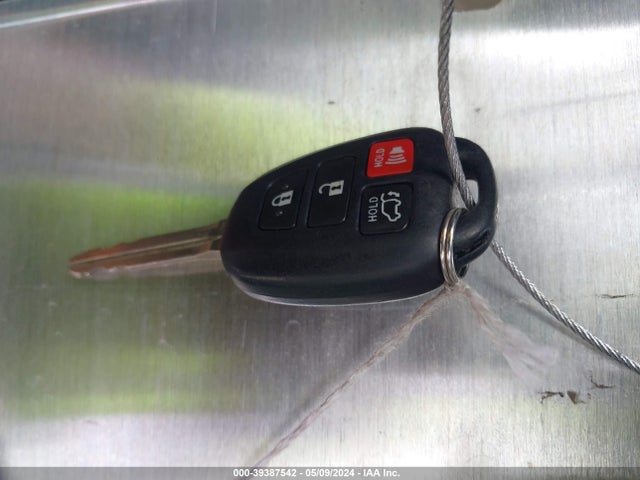 Toyota Rav4 Xle 2016 JTMWFREV4GJ077105 Image 11