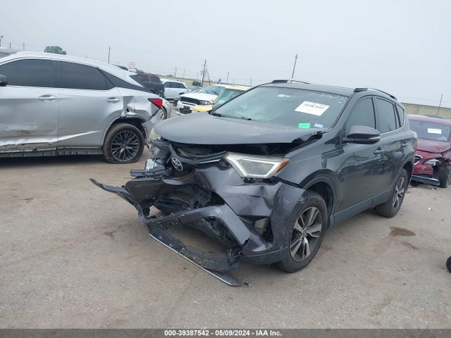 Toyota Rav4 Xle 2016 JTMWFREV4GJ077105 Image 2