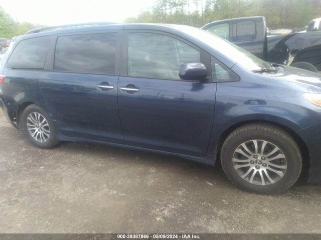 Toyota SIENNA XLE 2020 5TDYZ3DC2LS035879 Image 13