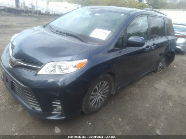 Toyota SIENNA XLE 2020 5TDYZ3DC2LS035879 Image 2