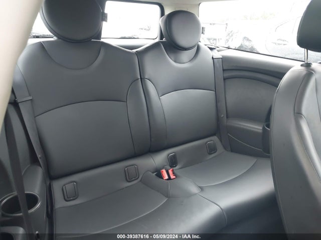 2011 MINI COOPER CLUBMAN WMWZF3C5XBTY00608 Photo 7