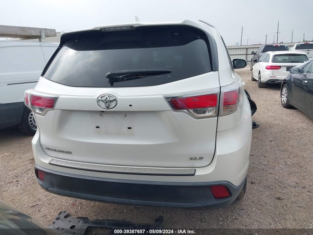 Toyota Highlander Xle V6 2015 5TDKKRFH2FS112485 Image 16