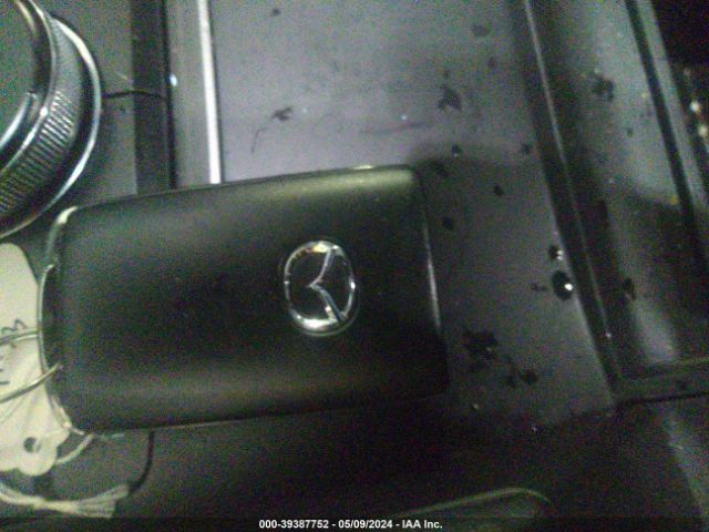 JM1BPAKM8P1614180 Mazda Mazda3 2.5 S Select
