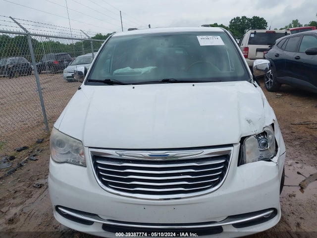 2C4RC1GG7ER425607 Chrysler Town & Country Limited
