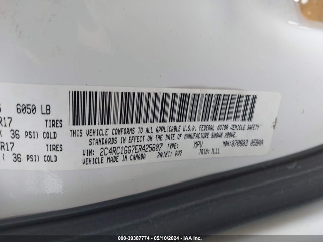 2C4RC1GG7ER425607 Chrysler Town & Country Limited