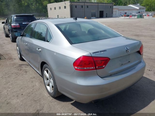 1VWBT7A35EC106190 Volkswagen Passat 1.8t Se