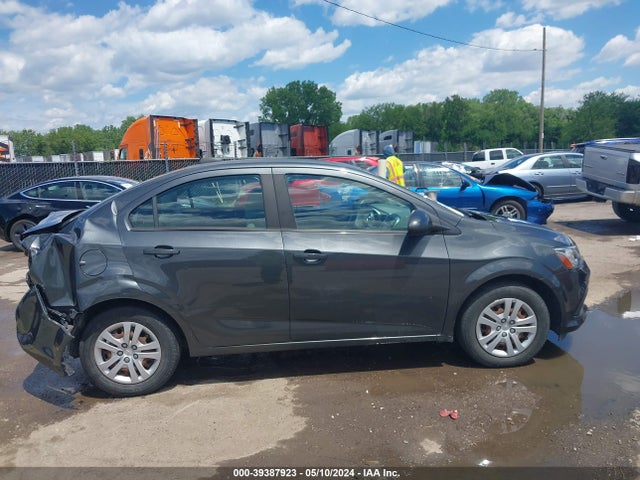 Chevrolet Sonic Ls Auto 2017 1G1JB5SHXH4145056 Image 13