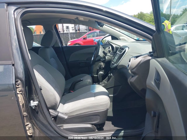 Chevrolet Sonic Ls Auto 2017 1G1JB5SHXH4145056 Image 5