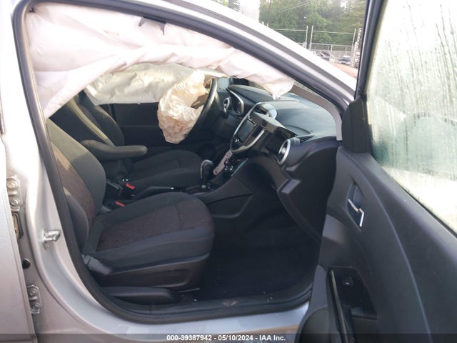 Chevrolet Sonic Lt Auto 2017 1G1JD5SB2H4103700 Image 5