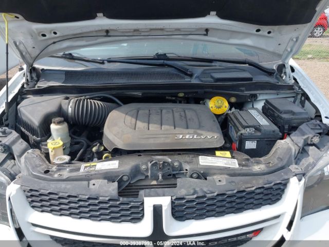 2C4RDGEG0JR283999 Dodge Grand Caravan Gt