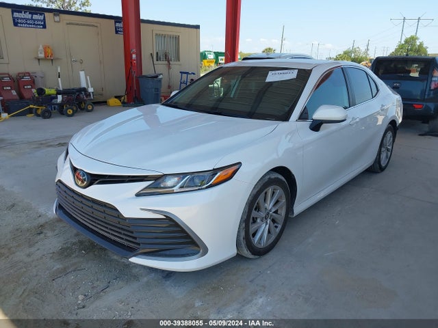Toyota CAMRY LE 2022 4T1C11AK6NU715294 Image 2