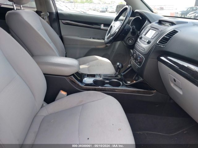5XYKT4A6XFG626667 KIA SORENTO LX